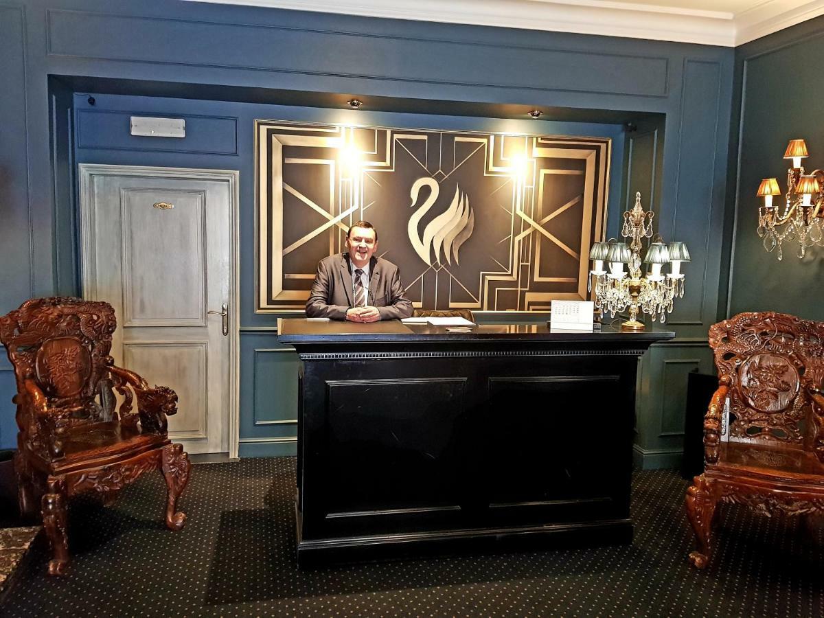 ברוז' The Black Swan Hotel מראה חיצוני תמונה